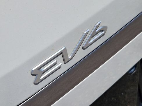 Used 2022 Kia EV6 Wind w/ Wind Technology Package AWD/4WD image 18