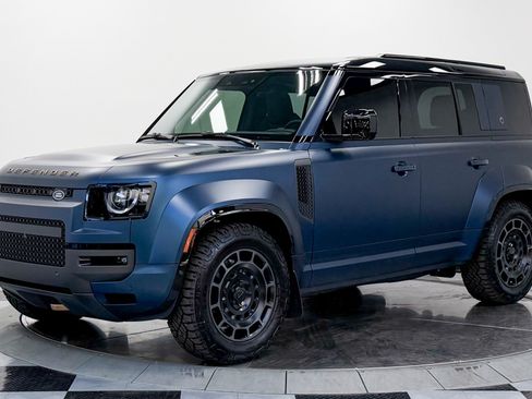 Used 2026 Land Rover Defender 110 AWD/4WD image 5