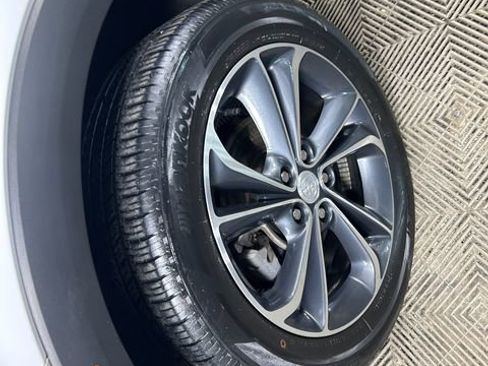 Used 2023 Buick Encore GX Select image 11