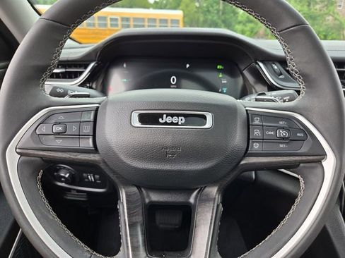 Used 2022 Jeep Grand Cherokee Limited 4xe w/ Luxury Tech Group II AWD/4WD image 24