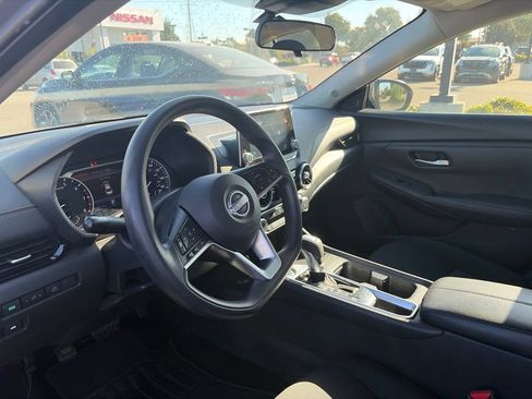 Used 2024 Nissan Sentra SV FWD image 8