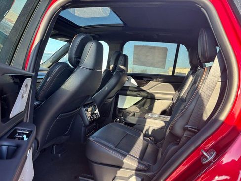 New 2026 Lincoln Aviator Black Label w/ Dynamic Handling Package image 10