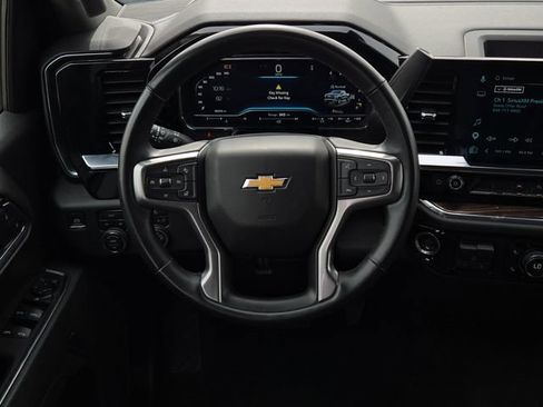 Used 2025 Chevrolet Silverado 1500 LT image 19
