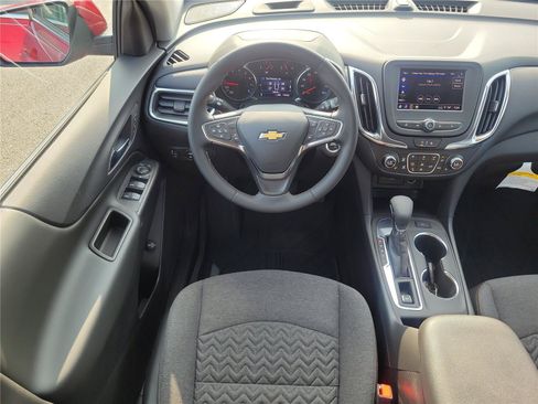Used 2024 Chevrolet Equinox LT w/ LPO, Floor Liner Package FWD image 10