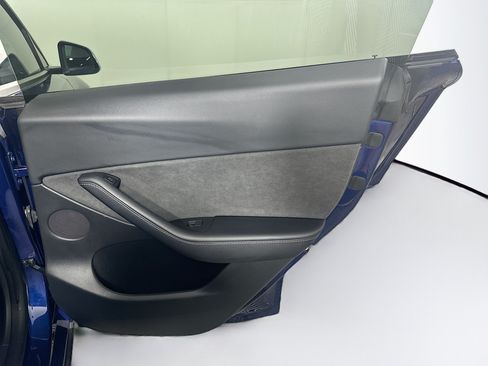 Used 2022 Tesla Model Y Performance AWD/4WD image 29