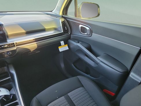 New 2026 Kia Sorento LX FWD image 10