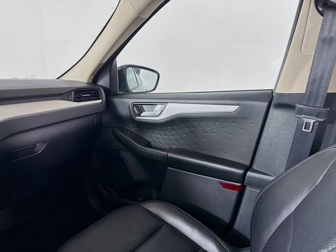 Used 2020 Ford Escape SE Sport image 29