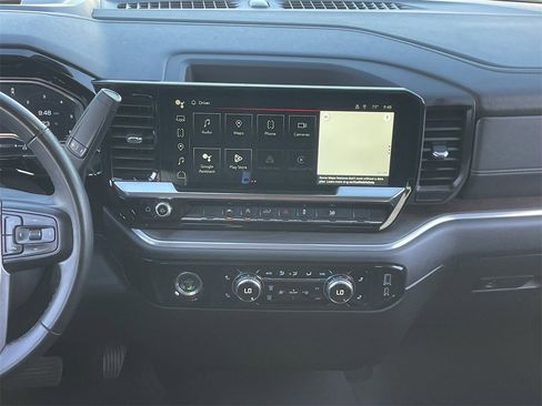 Used 2024 GMC Sierra 1500 SLT image 17