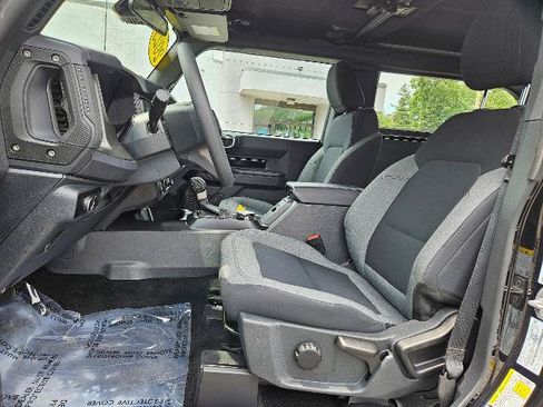 Certified 2025 Ford Bronco 2-Door AWD/4WD image 11