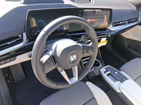 Used 2026 BMW X1 xDrive28i w/ Technology Package AWD/4WD image 4