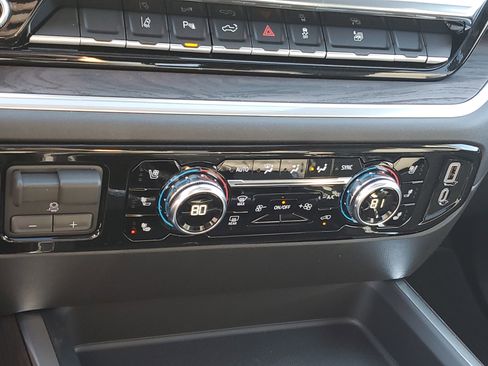 New 2026 GMC Sierra 2500 SLT w/ SLT Premium Package image 23