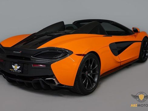 Used 2018 McLaren 570S Spider image 7