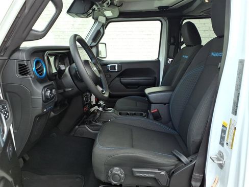 Used 2024 Jeep Wrangler Unlimited Rubicon 4xe image 12