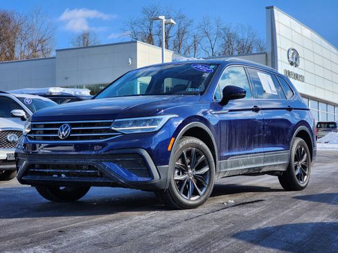 Used 2022 Volkswagen Tiguan SE image 1