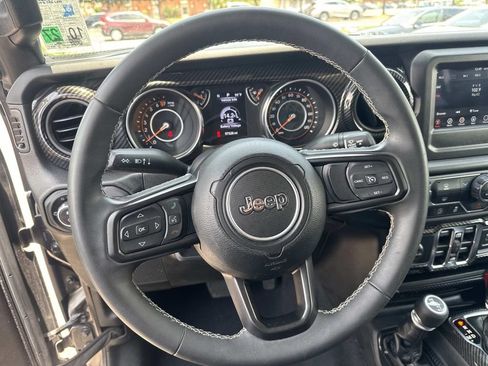 Used 2023 Jeep Gladiator Sport AWD/4WD image 23