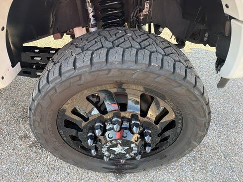 Used 2022 Ford F450 Platinum w/ FX4 Off-Road Package AWD/4WD image 16