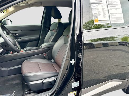 Used 2025 Nissan Kicks SR FWD image 19