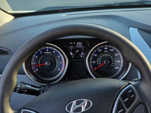 Used 2013 Hyundai Elantra GLS w/ Preferred Pkg image 14