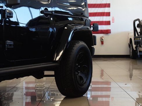 Used 2017 Jeep Wrangler Rubicon AWD/4WD image 42