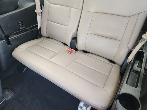 Used 2020 Ford Explorer XLT w/ Equipment Group 202A RWD image 30