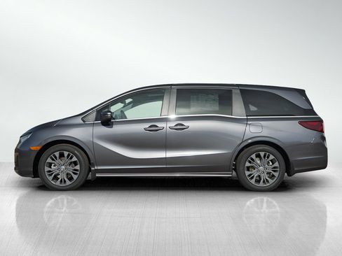 New 2026 Honda Odyssey Touring image 4