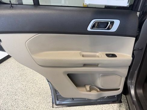 Used 2013 Ford Explorer XLT FWD image 27