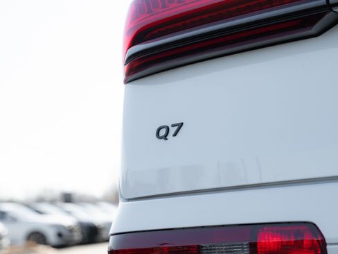 Certified 2025 Audi Q7 2.0T Premium w/ Convenience Plus Package image 33