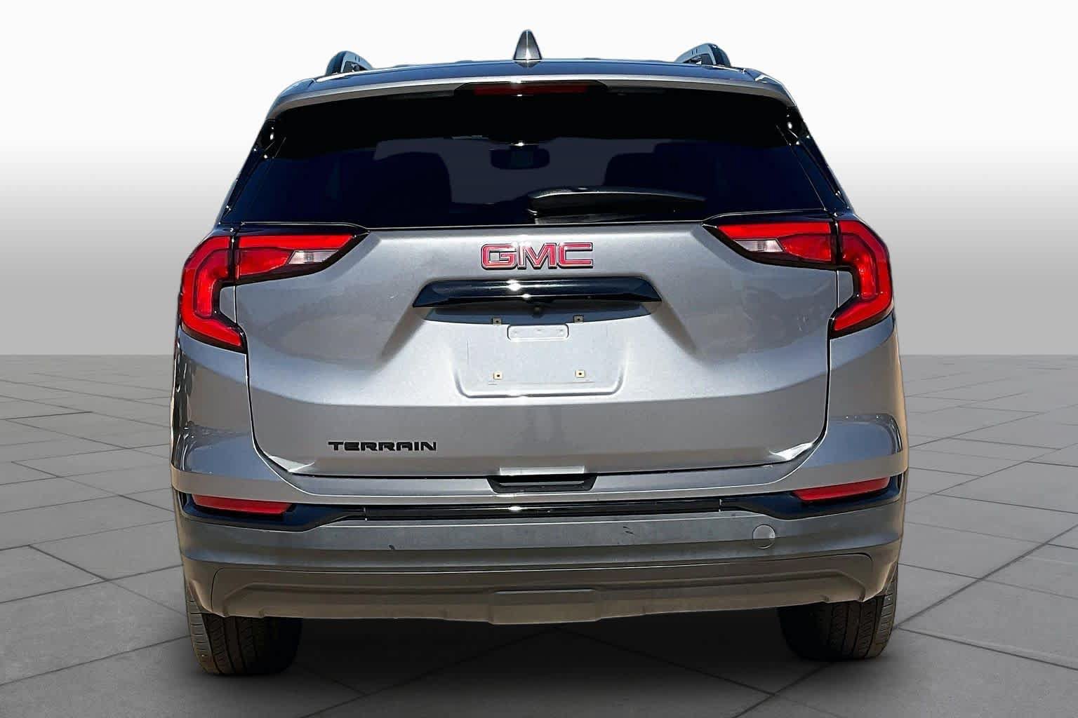 Used 2021 GMC Terrain SLE w/ Elevation Edition FWD image 5