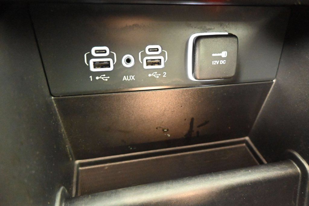 Used 2023 Jeep Grand Cherokee Limited w/ Black Appearance Package RWD image 20