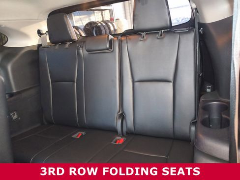 Used 2022 Toyota Highlander XLE image 24