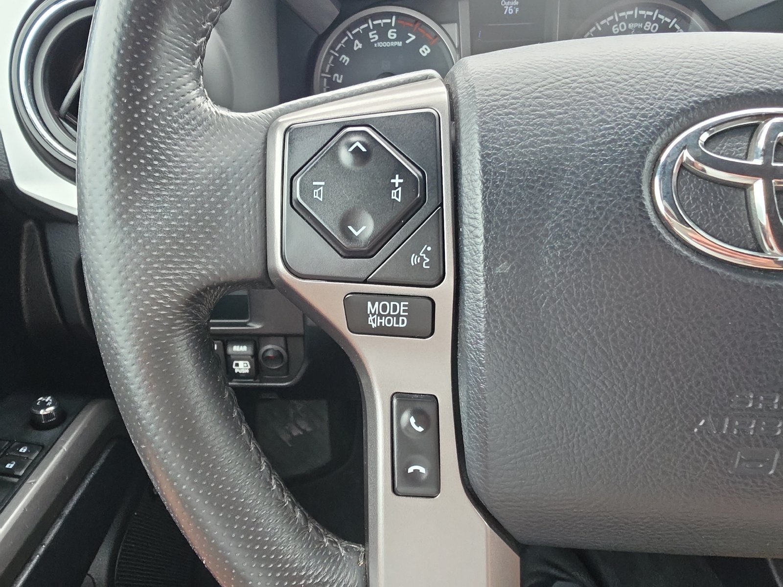 Used 2017 Toyota Tacoma Limited w/ Tow Package AWD/4WD image 23