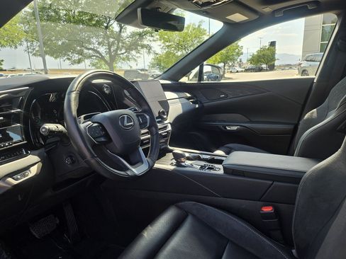 Used 2025 Lexus RX 450h AWD w/ Convenience Package image 10