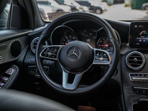 Used 2021 Mercedes-Benz GLC 300 w/ Premium Package image 31