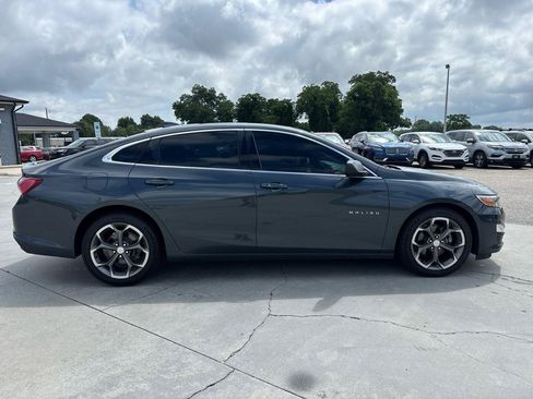 Used 2021 Chevrolet Malibu LT FWD image 3