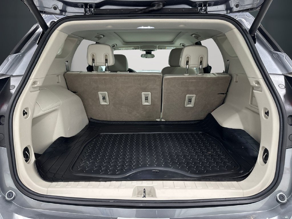 Used 2020 GMC Terrain Denali w/ Denali Premium Package FWD image 12