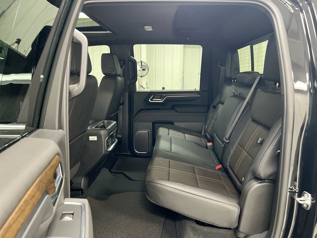 Used 2026 Chevrolet Silverado 2500 High Country w/ High Country Premium Package AWD/4WD image 24
