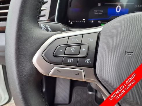 Used 2025 Volkswagen Jetta SE w/ Sunroof Package FWD image 19