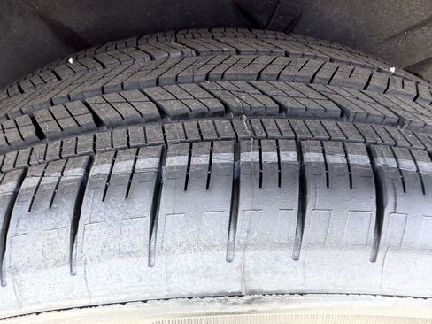 Certified 2023 Cadillac XT4 Luxury image 31