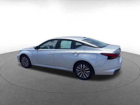 Used 2026 Nissan Altima 2.5 SV FWD image 9