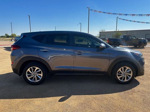 Used 2018 Hyundai Tucson SE w/ Cargo Package image 4