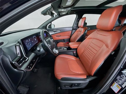 Used 2025 Kia Sportage SX image 27