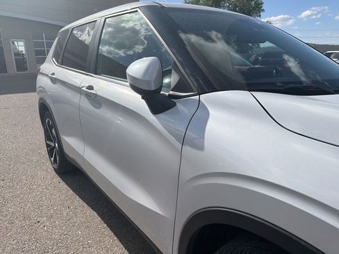 Used 2024 Mitsubishi Outlander SE AWD/4WD image 5