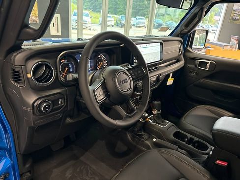 New 2025 Jeep Gladiator Sport image 10