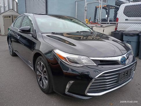 Used 2018 Toyota Avalon XLE Plus image 2