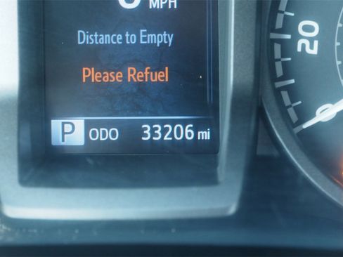 Used 2018 Toyota Tacoma TRD Off-Road w/ Technology Package image 13