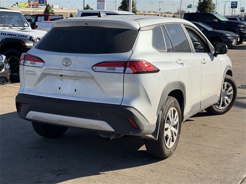 Used 2024 Toyota Corolla Cross L image 5