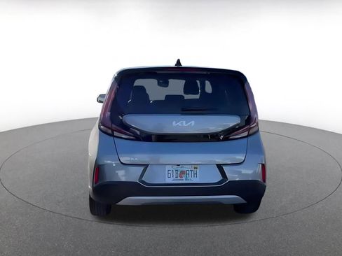 Used 2025 Kia Soul LX w/ LX Technology Package image 11