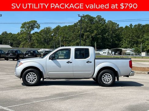 Used 2021 Nissan Frontier SV w/ SV Utility Package RWD image 2