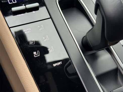 Used 2024 Porsche Macan image 26