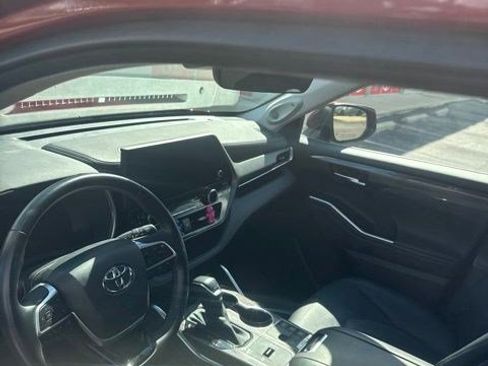 Used 2023 Toyota Highlander Limited AWD/4WD image 14
